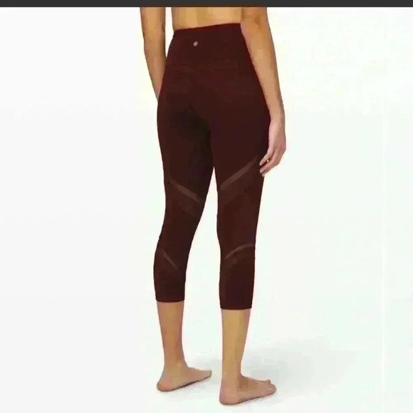 Lululemon Wunder Under High-Rise Crop 21" *Mesh Garnet Sz 4 Excellent Condition - Picture 5 of 12